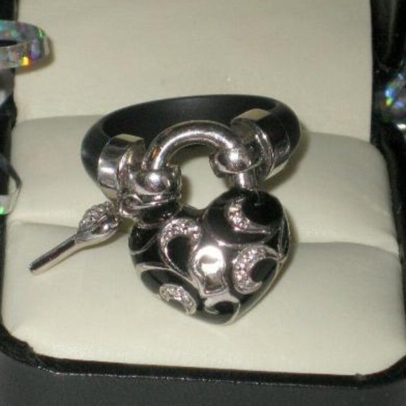 SO RARE Womens Black White Puffy BELLE ETOILE KEY TO MY HEART Charm Ring 8 8.5 - Picture 3 of 8